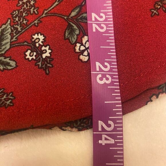 Everly Red Floral Button Front Blouse | Long Sleeve | Tie Cuff Top | Size M - Picture 10 of 11